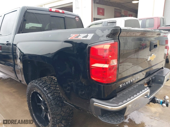 2015 Chevrolet Silverado 1500 LT with VIN 3GCUKREH8FG239959, listed as a IAAI auction lot 41483334 with 180,739 mi miles. Bid and sale history available at carsss.com. Image 6.