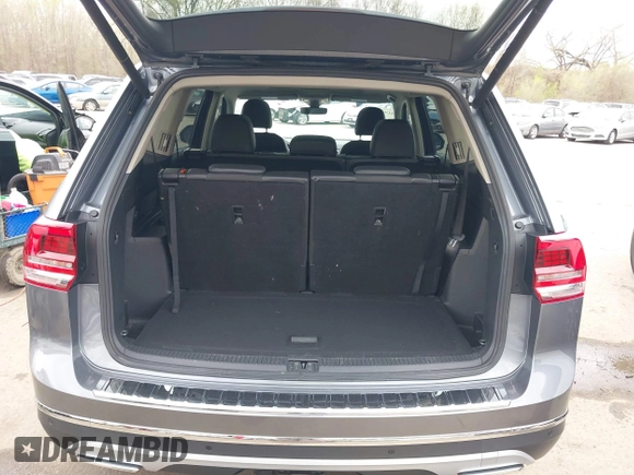 2018 Volkswagen Atlas SEL Premium with VIN 1V2NR2CA2JC592186, listed as a IAAI auction lot 41923620 with 108,162 mi miles and . Bid and sale history available at DreamBid. Image 17.