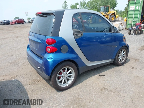 2008 Smart fortwo Pure z VIN WMEEJ31X88K195623, wystawiony jako IAAI lot #42470738 z przebiegiem 123 494 mil mil oraz . Historia ofert i sprzedaży dostępna na DreamBid. Obrazek 4.