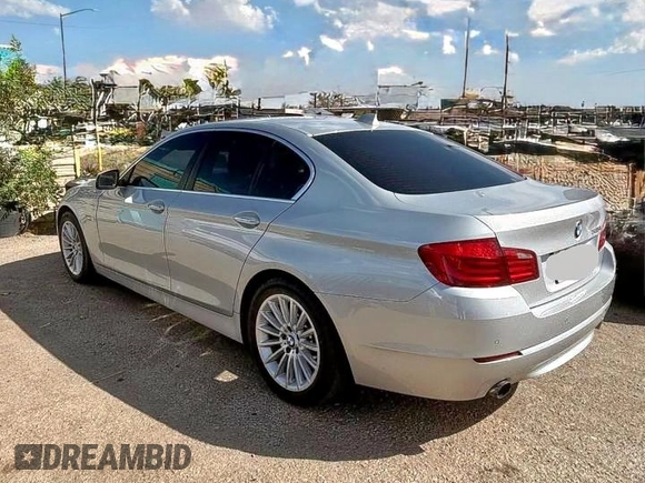 2013 BMW 5 Series 535i with VIN WBAFR7C59DC825858, listed as a Copart auction lot 62309005 with 18,518 mi miles and Clean title. Bid and sale history available at DreamBid. Image 3.