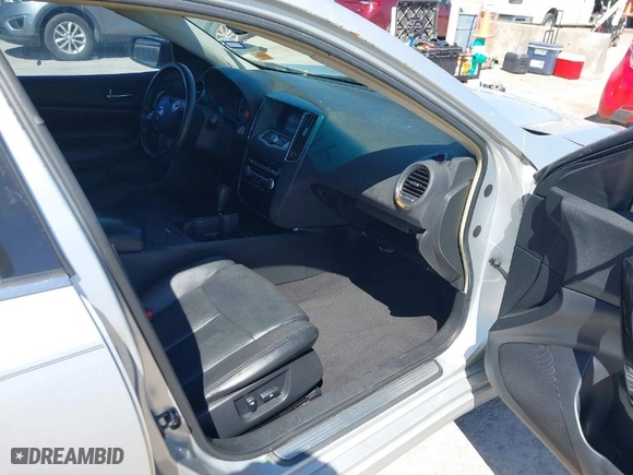 2009 Nissan Maxima 3.5 SV w/Sport Pkg with VIN 1N4AA51E69C833179, listed as a IAAI auction lot 41783047 with 288,760 mi miles. Bid and sale history available at carsss.com. Image 5.