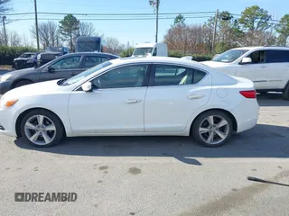 2013 Acura ILX Tech Pkg with VIN 19VDE1F75DE008470, listed as a IAAI auction lot 41671412 with 126,829 mi miles. Bid and sale history available at carsss.com. Image 15.