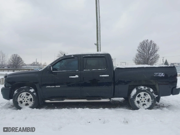 2007 Chevrolet Silverado 1500 LT w/1LT with VIN 3GCEK13397G532381, listed as a IAAI auction lot 41164920 with 212,354 mi miles. Bid and sale history available at carsss.com. Image 14.