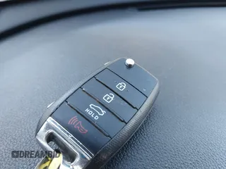 2020 Kia Optima LX z VIN 5XXGT4L33LG392638, wystawiony jako IAAI lot #41748572 z przebiegiem 103 419 mil mil oraz . Historia ofert i sprzedaży dostępna na DreamBid. Obrazek 11.