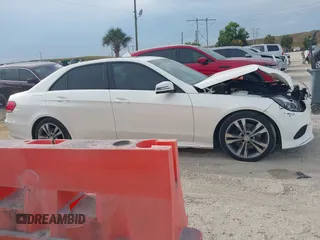 2014 Mercedes-Benz E-Class E 350 Sport with VIN WDDHF5KB1EA796617, listed as a IAAI auction lot 41869606 with 105,298 mi miles. Bid and sale history available at carsss.com. Image 13.