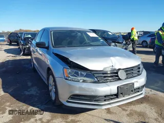 2015 Volkswagen Jetta SE z VIN 3VWD07AJ6FM326731, wystawiony jako IAAI lot #41066250 z przebiegiem 63 242 mil mil oraz . Historia ofert i sprzedaży dostępna na DreamBid. Obrazek 1.