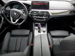 2021 BMW 5 Series 530i xDrive с VIN WBA13BJ03MWX11424, выставлен на аукционе Copart как лот 57849405 с пробегом 28 729 миль миль и Списание • Salvage title. История ставок и продаж доступна на DreamBid. Изображение 8.