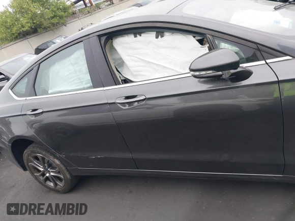 2020 Ford Fusion SEL с VIN 3FA6P0CD0LR137860, выставлен на аукционе IAAI как лот 42442924 с пробегом 64 998 миль миль и . История ставок и продаж доступна на DreamBid. Изображение 13.