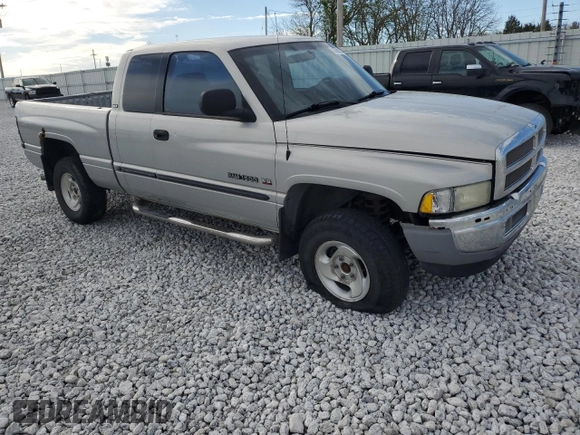 2001 Dodge 1500 z VIN 3B7HF13Z11G165621, wystawiony jako Copart lot #52585255 z przebiegiem 232 673 mil mil oraz Szkoda całkowita • Salvage title. Historia ofert i sprzedaży dostępna na DreamBid. Obrazek 4.