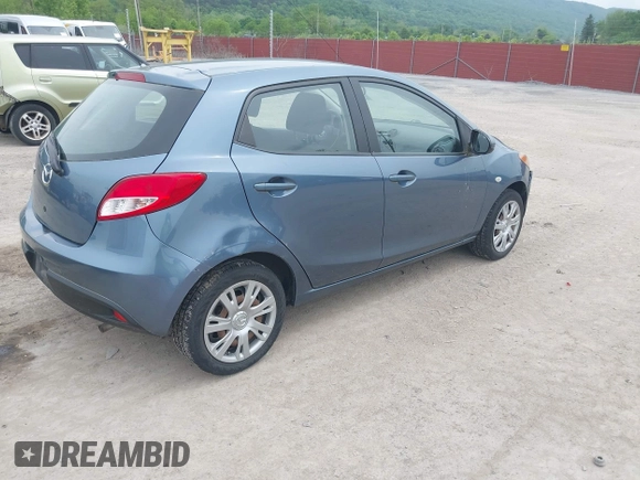2014 Mazda 2 Sport z VIN JM1DE1KZ2E0176480, wystawiony jako IAAI lot #42268767 z przebiegiem 32 194 mil mil oraz . Historia ofert i sprzedaży dostępna na DreamBid. Obrazek 4.