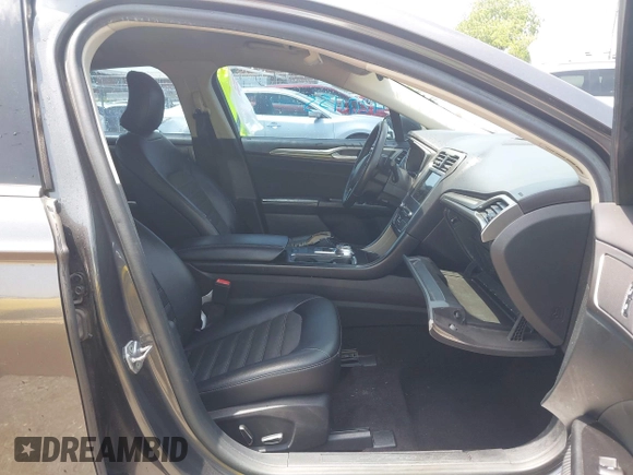 2017 Ford Fusion SE z VIN 3FA6P0HD3HR189144, wystawiony jako IAAI lot #42271155 z przebiegiem 172 146 mil mil oraz . Historia ofert i sprzedaży dostępna na DreamBid. Obrazek 5.