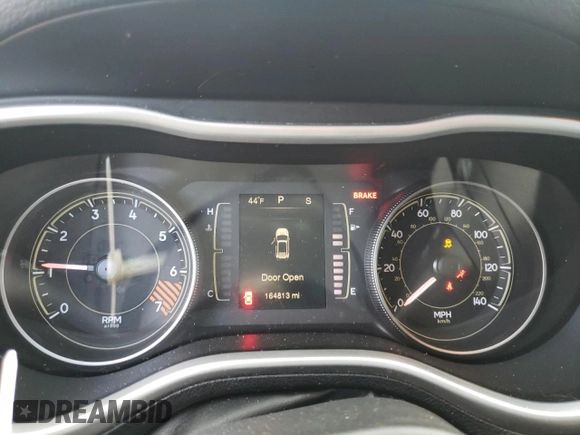 2014 Jeep Cherokee Altitude with VIN 1C4PJMCB3EW156084, listed as a Copart auction lot 81889964 with 164,813 mi miles and Non Repairable. Bid and sale history available at carsss.com. Image 9.