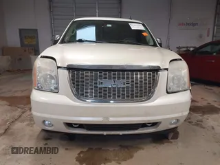 2009 GMC Yukon SLT w/4SB with VIN 1GKFC33069R299683, listed as a IAAI auction lot 41453259 with 182,415 mi miles. Bid and sale history available at carsss.com. Image 13.
