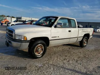 1996 Dodge Ram 2500 with VIN 3B7KC23Z8TM137775, listed as a Copart auction lot 88489635 with 190,492 mi miles and Salvage Title. Bid and sale history available at carsss.com. Image 1.