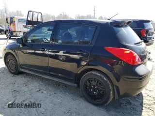 2009 Nissan Versa S z VIN 3N1BC13E69L456388, wystawiony jako Copart lot #50326285 z przebiegiem 186 496 mil mil oraz Czysty tytuł • Clean title. Historia ofert i sprzedaży dostępna na DreamBid. Obrazek 2.