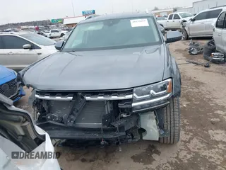 2019 Volkswagen Atlas SE with VIN 1V2WR2CA2KC581212, listed as a IAAI auction lot 41631619 with 122,160 mi miles and . Bid and sale history available at DreamBid. Image 13.