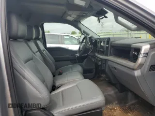 2024 Ford F-250 XL z VIN 1FTBF2BA2REE51567, wystawiony jako Copart lot #59839015 z przebiegiem 8 849 mil mil oraz Szkoda całkowita • Salvage title. Historia ofert i sprzedaży dostępna na DreamBid. Obrazek 10.