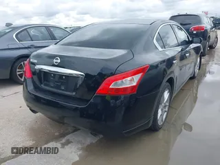 2010 Nissan Maxima SV z VIN 1N4AA5AP2AC855086, wystawiony jako IAAI lot #42493876 z przebiegiem 189 260 mil mil oraz . Historia ofert i sprzedaży dostępna na DreamBid. Obrazek 4.