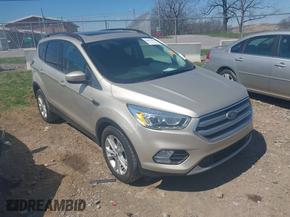 2017 Ford Escape SE with VIN 1FMCU0GD3HUC94245, listed as a IAAI auction lot 41877799 with 214,571 mi miles. Bid and sale history available at carsss.com. Image 1.