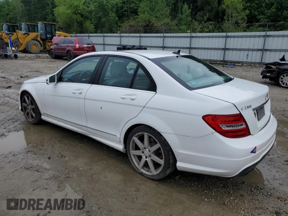 2013 Mercedes-Benz C 250 Sport z VIN WDDGF4HB3DR270325, wystawiony jako Copart lot #57044585 z przebiegiem 107 453 mil mil oraz Szkoda całkowita • Salvage title. Historia ofert i sprzedaży dostępna na DreamBid. Obrazek 2.