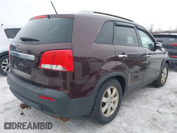 2012 Kia Sorento LX with VIN 5XYKTDA27CG286497, listed as a IAAI auction lot 41644275 with 172,913 mi miles. Bid and sale history available at carsss.com. Image 4.