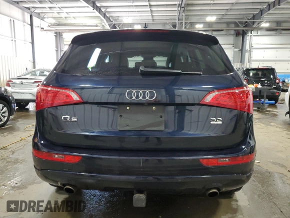 2010 Audi Q5 Prestige z VIN WA1VKAFP0AA009068, wystawiony jako Copart lot #58255995 z przebiegiem 134 075 mil mil oraz Szkoda całkowita • Salvage title. Historia ofert i sprzedaży dostępna na DreamBid. Obrazek 6.
