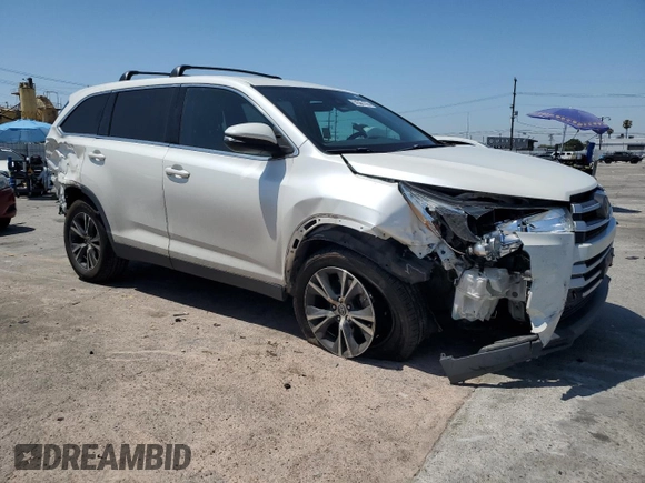 2019 Toyota Highlander LE z VIN 5TDZZRFHXKS320344, wystawiony jako Copart lot #64585195 z przebiegiem 228 994 mil mil oraz Szkoda całkowita • Salvage title. Historia ofert i sprzedaży dostępna na DreamBid. Obrazek 4.