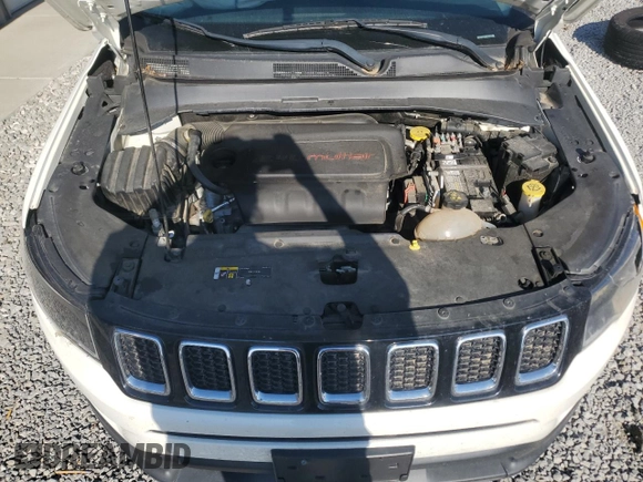 2018 Jeep Compass Latitude z VIN 3C4NJDBB8JT483363, wystawiony jako Copart lot #50693775 z przebiegiem 115 389 mil mil oraz Szkoda całkowita • Salvage title. Historia ofert i sprzedaży dostępna na DreamBid. Obrazek 12.