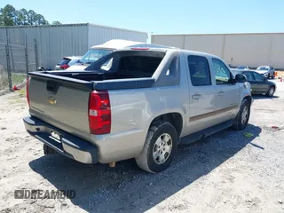 2007 Chevrolet Avalanche LTZ with VIN 3GNEC12J27G123076, listed as a IAAI auction lot 41971545 with Not provided miles and . Bid and sale history available at DreamBid. Image 4.