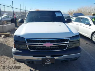 2006 Chevrolet Silverado 1500 Work Truck with VIN 3GCEC14X06G247064, listed as a IAAI auction lot 41655529 with 206,434 mi miles. Bid and sale history available at carsss.com. Image 12.