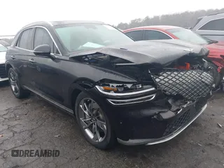 2024 Genesis GV70 Advanced z VIN 5NMMCET15RH003483, wystawiony jako IAAI lot #41468174 z przebiegiem 14 131 mil mil oraz . Historia ofert i sprzedaży dostępna na DreamBid. Obrazek 1.
