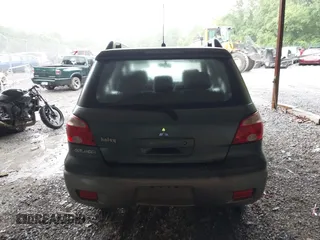 2005 Mitsubishi Outlander LS z VIN JA4LZ31F65U018214, wystawiony jako IAAI lot #42311539 z przebiegiem 282 298 mil mil oraz . Historia ofert i sprzedaży dostępna na DreamBid. Obrazek 16.
