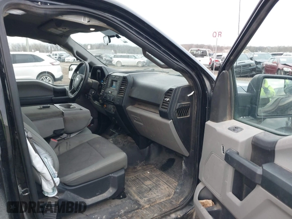 2016 Ford F-150 XLT with VIN 1FTEW1EP6GFC38944, listed as a IAAI auction lot 41793921 with 163,884 mi miles. Bid and sale history available at carsss.com. Image 5.