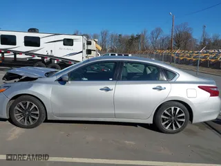 2018 Nissan Altima 2.5 SV with VIN 1N4AL3AP9JC158108, listed as a IAAI auction lot 41464382 with 123,129 mi miles. Bid and sale history available at carsss.com. Image 14.