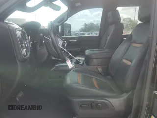 2020 GMC Sierra 2500HD AT4 z VIN 1GT49PEY0LF116721, wystawiony jako Copart lot #55970715 z przebiegiem 45 597 mil mil oraz Szkoda całkowita • Salvage title. Historia ofert i sprzedaży dostępna na DreamBid. Obrazek 7.