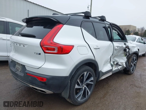 2019 Volvo XC40 R-Design with VIN YV4162UM6K2123298, listed as a IAAI auction lot 41509799 with 57,010 mi miles and . Bid and sale history available at DreamBid. Image 4.