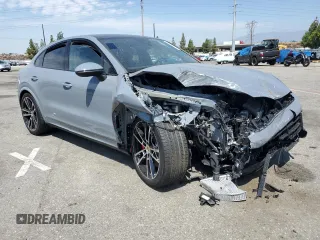 2024 Porsche Cayenne S z VIN WP1BL2AY8RDA60242, wystawiony jako Copart lot #63040024 z przebiegiem Nie podano mil oraz Szkoda całkowita • Salvage title. Historia ofert i sprzedaży dostępna na DreamBid. Obrazek 4.