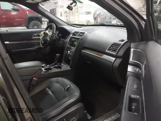 2017 Ford Explorer Limited z VIN 1FM5K8F81HGD73624, wystawiony jako IAAI lot #41982038 z przebiegiem 115 771 mil mil oraz . Historia ofert i sprzedaży dostępna na DreamBid. Obrazek 5.