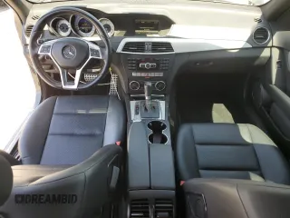 2014 Mercedes-Benz C 250 Sport с VIN WDDGF4HB9EG248990, выставлен на аукционе Copart как лот 63036105 с пробегом 103 693 миль миль и Списание • Salvage title. История ставок и продаж доступна на DreamBid. Изображение 8.