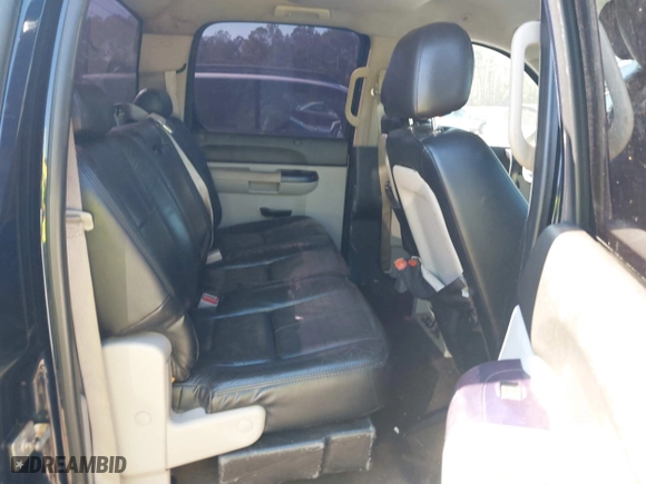2007 Chevrolet Silverado 1500 LT w/1LT with VIN 3GCEC13J27G501078, listed as a IAAI auction lot 41660302 with 203,791 mi miles. Bid and sale history available at carsss.com. Image 8.