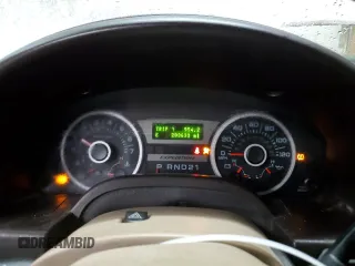 2006 Ford Expedition Eddie Bauer with VIN 1FMFU18516LB00308, listed as a Copart auction lot 44136305 with 203,633 mi miles and Clean Title. Bid and sale history available at carsss.com. Image 9.