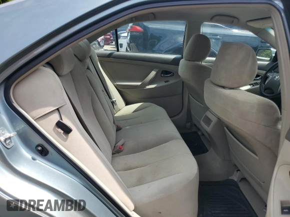 2011 Toyota Camry LE z VIN 4T4BF3EK3BR126630, wystawiony jako Copart lot #58396155 z przebiegiem 155 727 mil mil oraz Czysty tytuł • Clean title. Historia ofert i sprzedaży dostępna na DreamBid. Obrazek 10.
