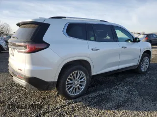 2024 GMC Acadia AWD Denali z VIN 1GKENRKS0RJ153029, wystawiony jako Copart lot #89339595 z przebiegiem 5 266 mil mil oraz Szkoda całkowita • Salvage title. Historia ofert i sprzedaży dostępna na DreamBid. Obrazek 3.