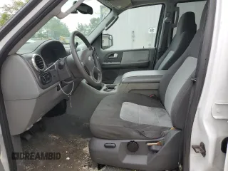 2004 Ford Expedition Special Service z VIN 1FMEU15W04LB07353, wystawiony jako Copart lot #58019895 z przebiegiem 230 542 mil mil oraz Szkoda całkowita • Salvage title. Historia ofert i sprzedaży dostępna na DreamBid. Obrazek 7.