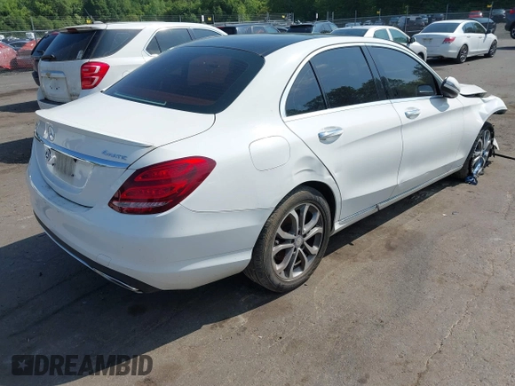2017 Mercedes-Benz C 300 с VIN 55SWF4KB8HU208704, выставлен на аукционе IAAI как лот 42051688 с пробегом 108 835 миль миль и . История ставок и продаж доступна на DreamBid. Изображение 4.