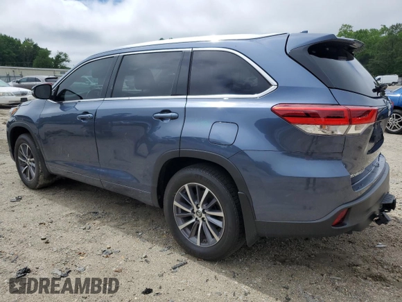 2018 Toyota Highlander SE with VIN 5TDJZRFH9JS858688, listed as a Copart auction lot 55343275 with 103,287 mi miles and Salvage title. Bid and sale history available at DreamBid. Image 2.