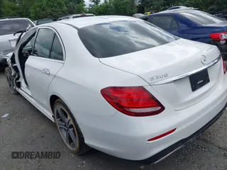 2017 Mercedes-Benz E 300 Luxury с VIN WDDZF4KB5HA280599, выставлен на аукционе IAAI как лот 42520875 с пробегом 41 026 миль миль и . История ставок и продаж доступна на DreamBid. Изображение 3.