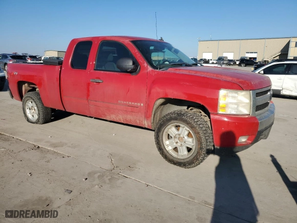 2008 Chevrolet Silverado 1500 LT w/2LT with VIN 2GCEC19J781187994, listed as a Copart auction lot 41428845 with 304,358 mi miles and Clean Title. Bid and sale history available at carsss.com. Image 4.