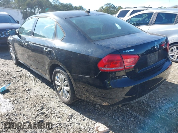 2014 Volkswagen Passat Wolfsburg Edition z VIN 1VWAT7A37EC101438, wystawiony jako IAAI lot #41333508 z przebiegiem 136 939 mil mil oraz . Historia ofert i sprzedaży dostępna na DreamBid. Obrazek 3.