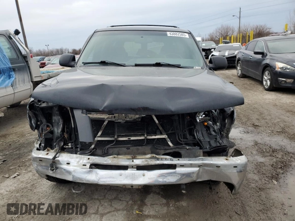 2001 Chevrolet Suburban LS with VIN 3GNFK16TX1G212288, listed as a Copart auction lot 43882585 with 312,730 mi miles and Salvage Title. Bid and sale history available at carsss.com. Image 5.